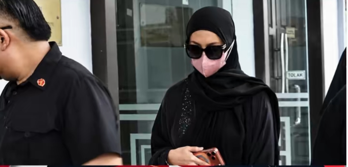 Kes dadah: Pelakon wanita membintangi drama polis tiba di mahkamah